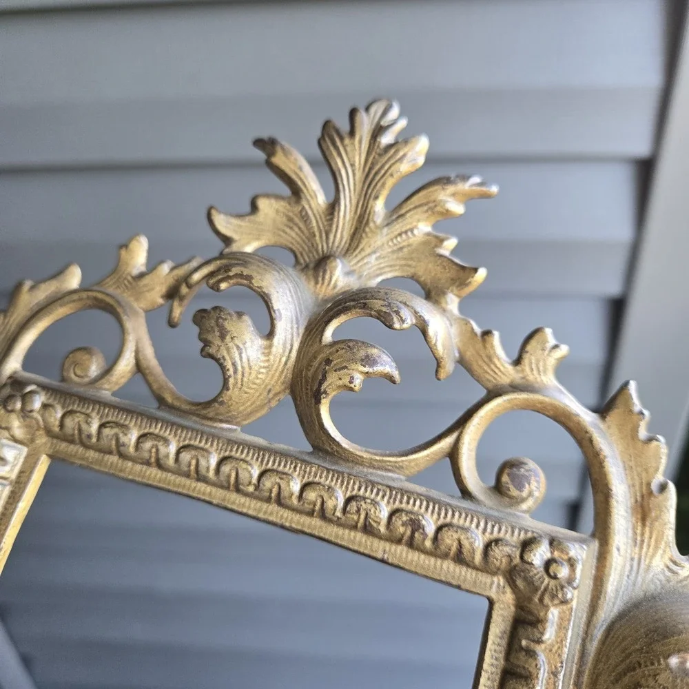 Vintage/Antique Shabby Chic Cast‎ Iron Picture Frame  Easel Style EUC